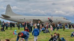 Vstup na Dny NATO je zdarma a v sobotu je navštívilo podle policie 85 000 lidí. P-3C Orion, Naval Air Wing 3, Německé námořnictvo