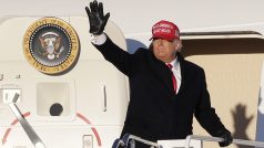 Trump se loučí s příznivci na jednom z předvolebních mítinků