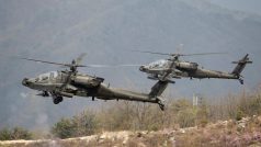 Na cvičení se představila také nová posila jihokorejské armády: bojové vrtulníky AH-64D Apache.