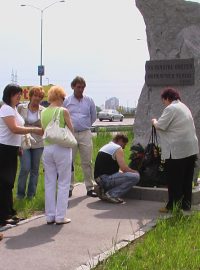 Setkání s klienty a spolupracovníky ČSODN u pomníku obětem dopravních nehod