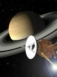 Sonda Cassini je &quot;lidským okem&quot; v Saturnově soustavě a svou práci dělá výtečně už několik let