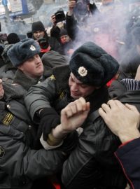 Demonstrace zasáhly desítky ruských měst