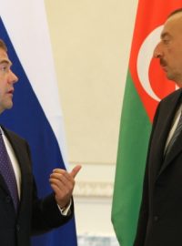 Ruský prezident Dmitrij Medveděv s ázerbájdžánským prezidentem Alievem v baku