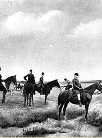 Parforsní hony v polovině 19. století na Pardubicku. Archivní snímek fotografa Josefa Pírka.