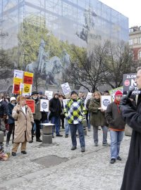 Demonstrace proti hluku na Palackého náměstí