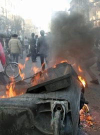 Protivládní demonstrace v Íránu (14. 2. 2011)