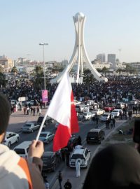 Na  protivládní demonstranty v Bahrajnu v noci zaútočila policie
