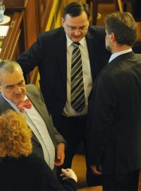 Poslanecká sněmovna 26.4. 2011, ministři před hlasováním o nedůvěře vládě