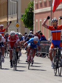 Závod Míru juniorů 2011 - Cíl  5.etapy v Terezíně pro Van Poppela