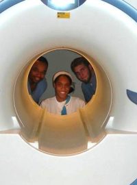 Pohled do tunel magnetické rezonance, ilustrační obrázek