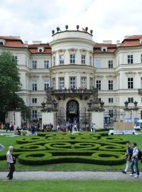 Den otevřených dveří na německém velvyslanectví v Praze, Lobkovický palác.