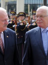 Prezidenti Česka a Slovenska Václav Klaus a Ivan Gašparovič