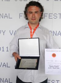 46. filmový festival Karlovy Vary, cena nestatutární poroty udělila cenu za film Cigán, režie Martin Šulík