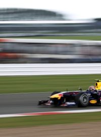 Vítěz kvalifikace na GP Velké Británie FI Mark Webber z týmu RedBull