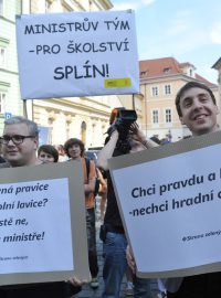 Demonstrace za odvolání Ladislava Bátory z ministerstva školství