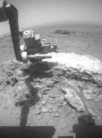 Kámen &quot;Tisdale 2&quot; se liší od všech, které kdy rover Opportunity na Marsu prozkoumal.