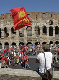 Italové demonstrovali proti snižování rozpočtu státních financí