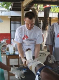 Jan Trachta v rámci humanitární pomoci organizace Lékaři bez hranic na Haiti