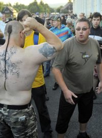 Střety demonstrantů s policií ve Varnsdorfu