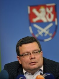 Ministr obrany Alexandr Vondra na tiskové konferenci v Libavé k budoucnosti tamního vojenského prostoru