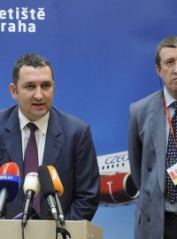 Ředitel ČSA Miroslav Dvořák a prezident ČSA Phillippe Moreels na TK k protestům pilotů