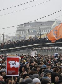 V Moskvě se na demonstraci sešly desetitisíce lidí.