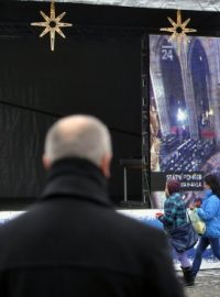 Obrazovka na Horním náměstí v Olomouci během pohřbu Václava Havla