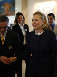 Mezinároní konference o budoucnosti Sýrie se účastní také americká ministryně zahraničí Hillary Clintonová.