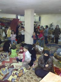 Mnozí obyvatelé Homsu jsou nuceni žít v provizorních přístřeších. (ilustrační foto)