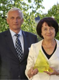 Lubomír Stoklásek z Agrostroje Pelhřimov a Eva Syková z Ústavu experimentální medicíny Akademie věd ČR