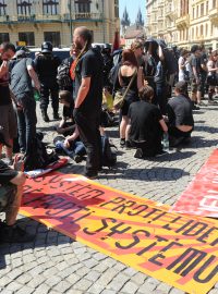 Anarchistické setkání v Praze, demonstrace prošla Prahou na náměstí Republiky