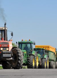 Dopravu v Česku blokovali nespokojení zemědělci, protest zemědělců na Přibramsku