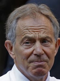 Bývalý britský premiér Tony Blaire vypovídal před vyšetřovací komisí