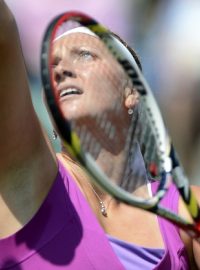 Petra Kvitová of Czech Republic serves to Ekaterina Makarova of Russia  during their women&#039;s singles tennis match at the Eastbourne tournament in Eastbourne, southern England June 19, 2012