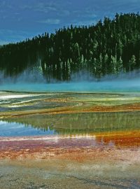 Národní park Yellowstone má rozlohu asi dvakrát větší než Moravskoslezský kraj