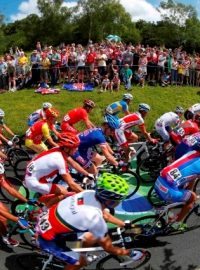 Cyklisté šplhají do Box Hill při olympijském závodu mužů