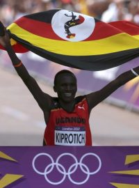 Stephen Kiprotich probíhá cílovou páskou olympijského závodu v Londýně