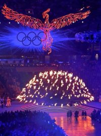 Nad olympijský stadion v Londýně se vznesl bájný Fénix