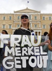 Na Angelu Merkelovou čekají v Řecku také demonstranti