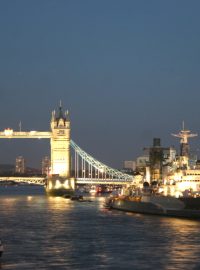 Temže a Tower bridge, Londýn