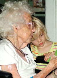 Vnučka s babičkou