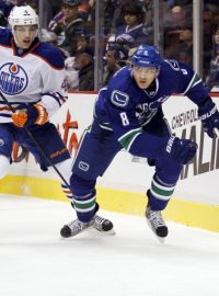 Edmonton porazil v NHL Vancouver i za přispění Aleše Hemského