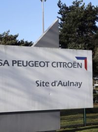 Automobilka PSA Peugeot Citröen se propadla do obří ztráty