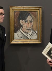 Česko půjčí autoportrét Pabla Picassa ze sbírky Národní galerie na výstavu do Barcelony. Na snímku ředitel Museo Picasso Barcelona Bernard Laniado-Romer a ředitel Národní galerie Vladimír Rösel