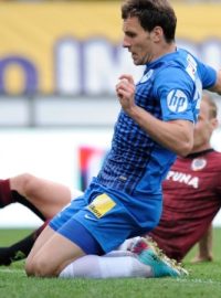 Utkání 26. kola první fotbalové ligy Slovan Liberec - Sparta Praha 4. května v Liberci. Michael Rabušic z Liberce dává první gól.