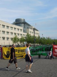 Protest před americkou ambasádou