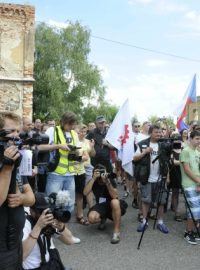 V Duchcově na Teplicku se 22. června konalo veřejné shromáždění Čikhatar/Z bahna ven, které uspořádalo občanské sdružení Konexe na podporu duchcovských Romů