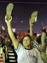 Odpůrci prezidenta Mursího na demonstraci na náměstí Tahrír v Káhiře