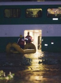 Toronto. Prudké deště ochromily dopravu a způsobily výpadky proudu