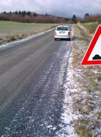 Osmikilometrový úsek silnice se opravuje už tři roky